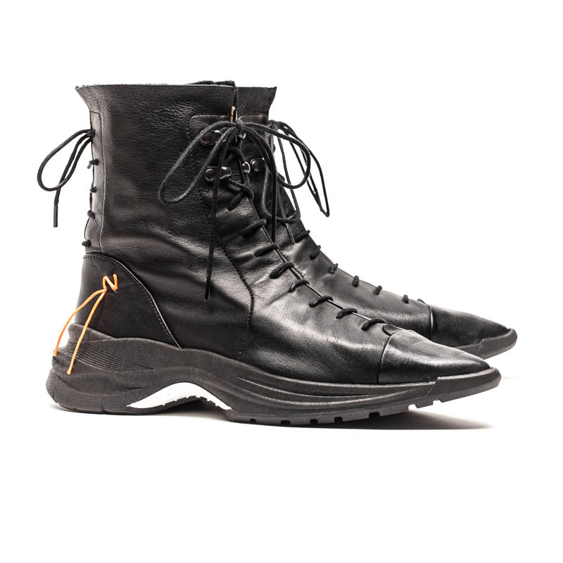 靴 GRANCY l Plate Leather Shoes PUNK Black | Sustainable Leather Sneakers | Tracey Neuls London