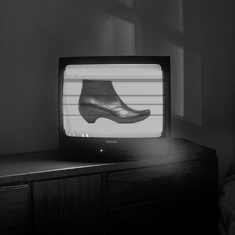 Ginger black reflective shoe in TV screen tracey neuls bedroom