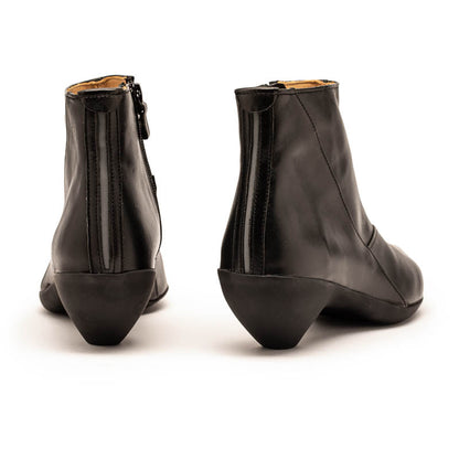 GINGER Smoke | Black Leather Boot | Tracey Neuls