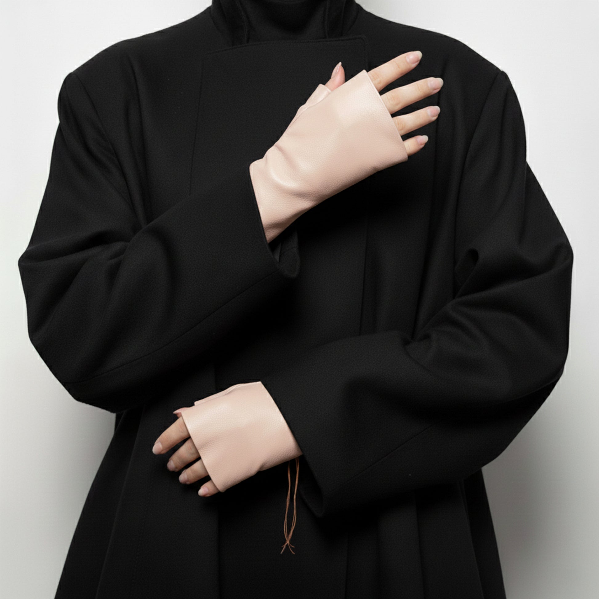 Fingerless Gloves | Porcelain Leather | Tracey Neuls