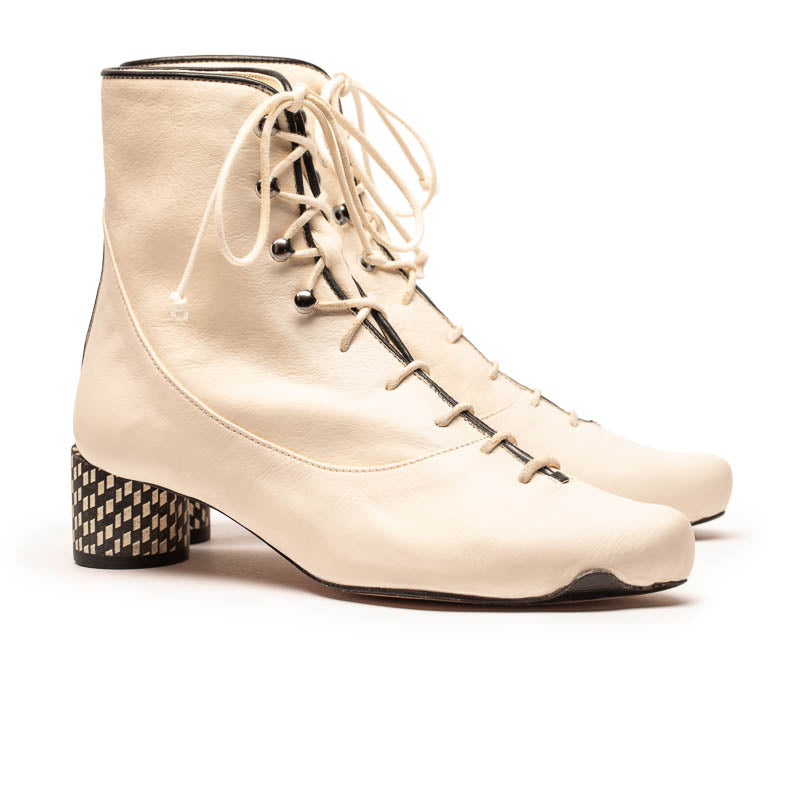 SS25_19 Hannah Spectator | Leather Boot | Tracey Neuls