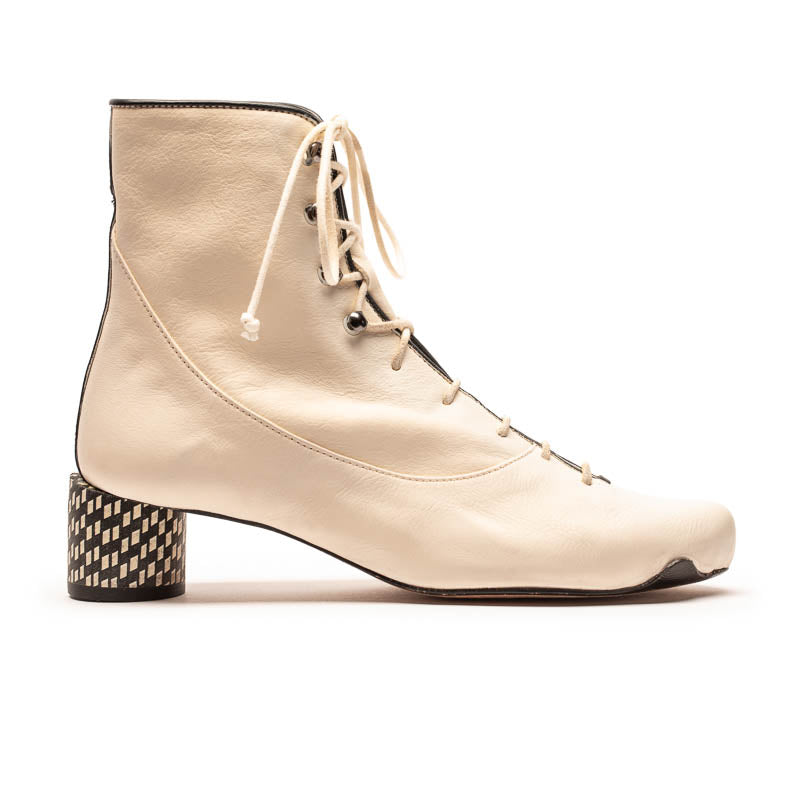 SS25_19 Hannah Spectator | Leather Boot | Tracey Neuls