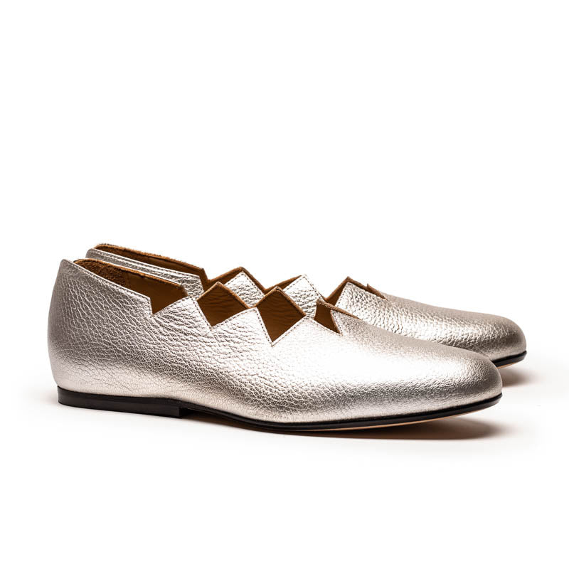 HOLZER Foil | Metalic Grain Leather Pump | Tracey Neuls