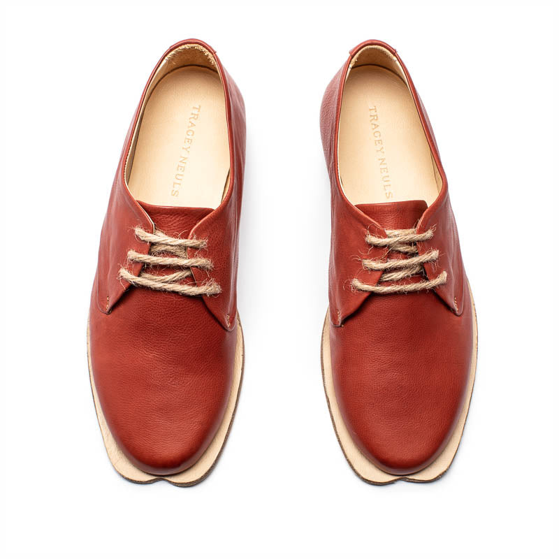 MANNY Rust | Leather Derby | Tracey Neuls