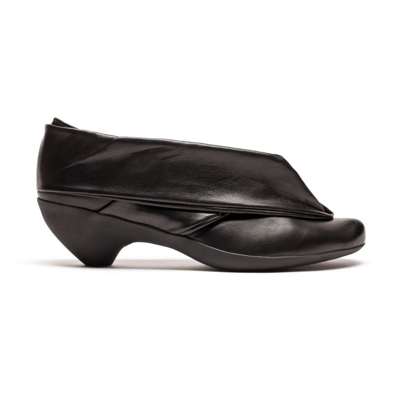 SS25_26 ORIGAMI Smoke | Leather Slip On | Tracey Neuls