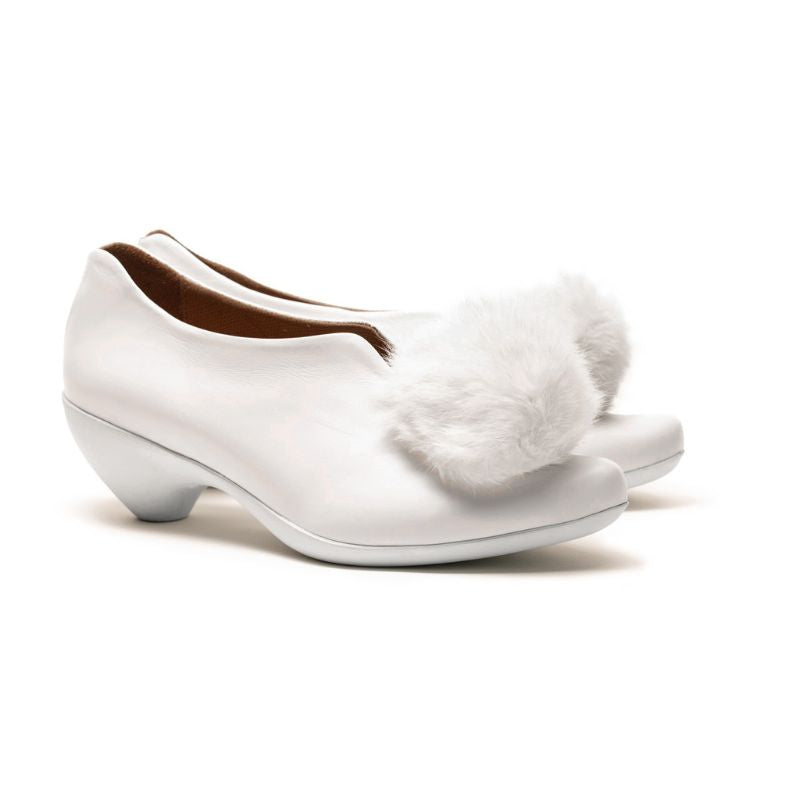 SS25_29 PUFFBALL White | Leather Slip On | Tracey Neuls