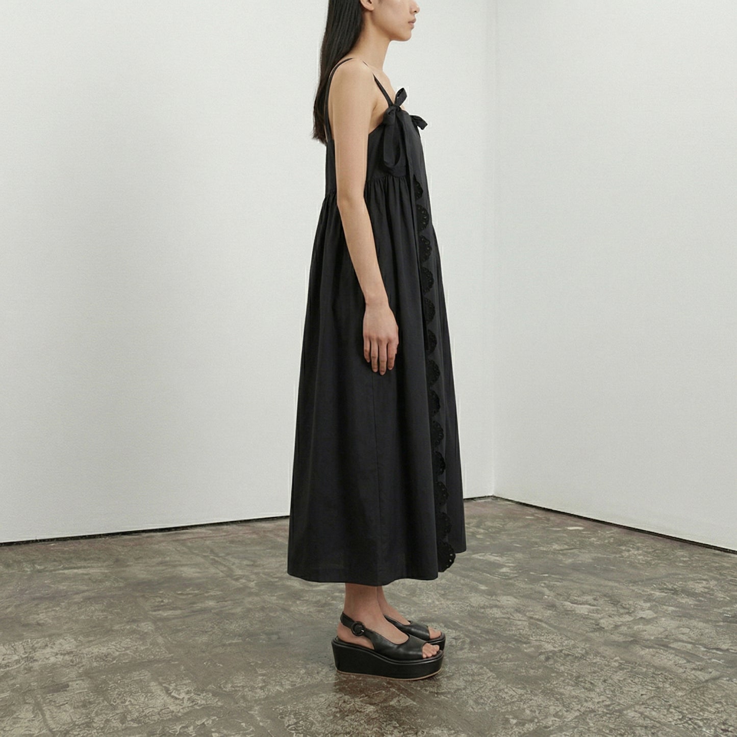 Pillow Black | Leather Sandals | Tracey Neuls