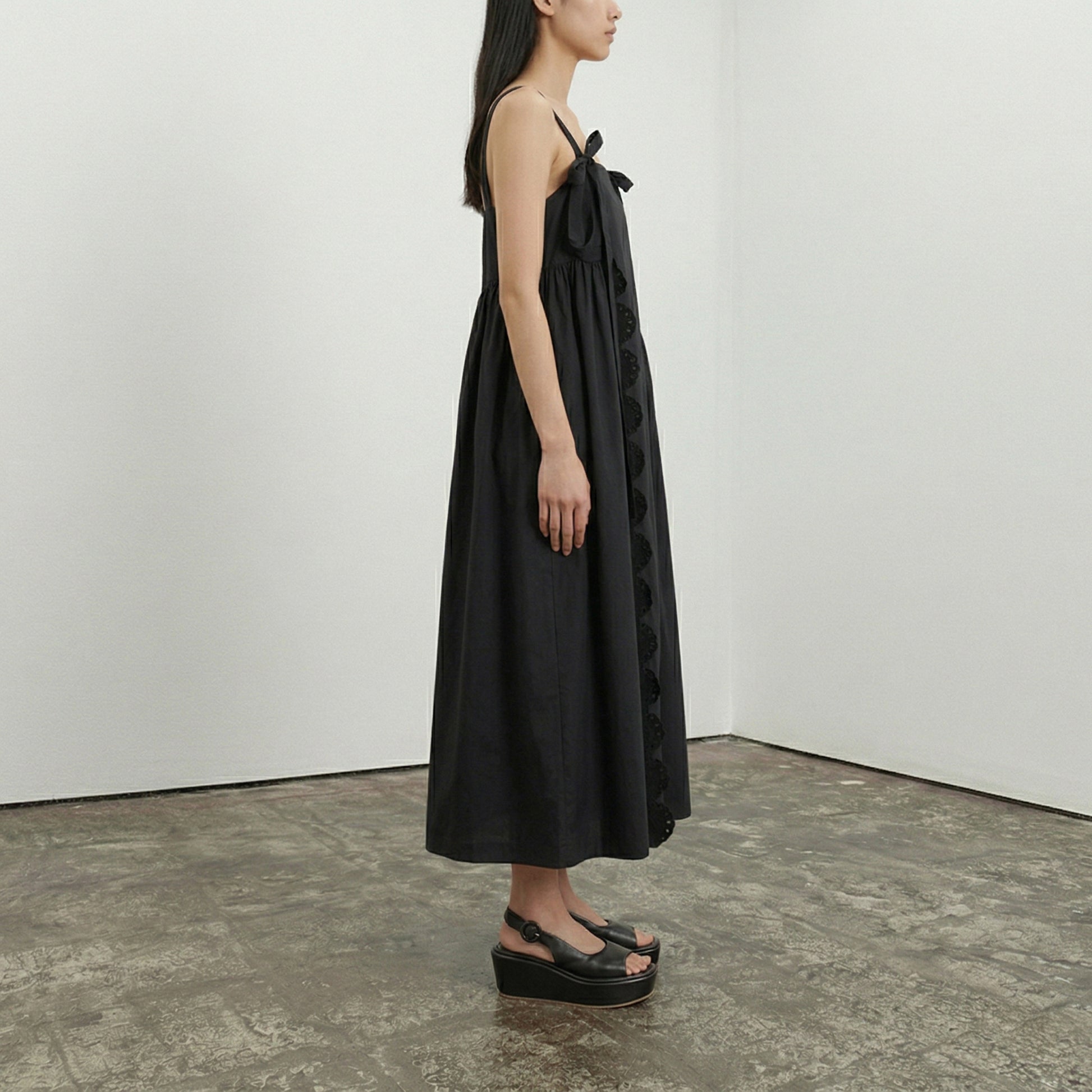 Pillow Black | Leather Sandals | Tracey Neuls