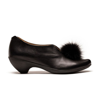 SS25_30 PUFFBALL Black | Leather Slip On | Tracey Neuls